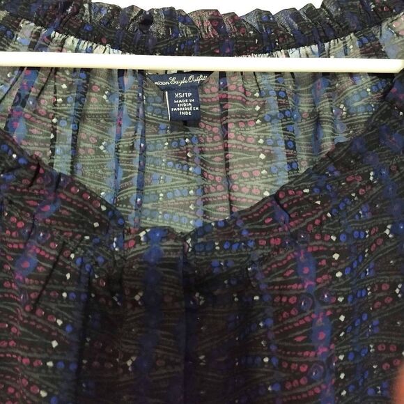 American Eagle Outfitters XS Sheer button - Picture 2 of 6